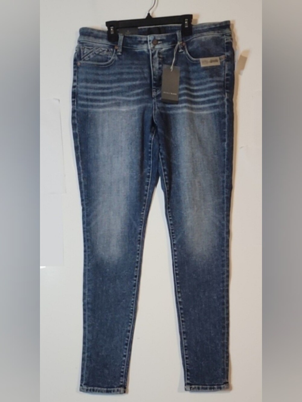 Buckle Black Fit 53 Skinny NWT Size 32